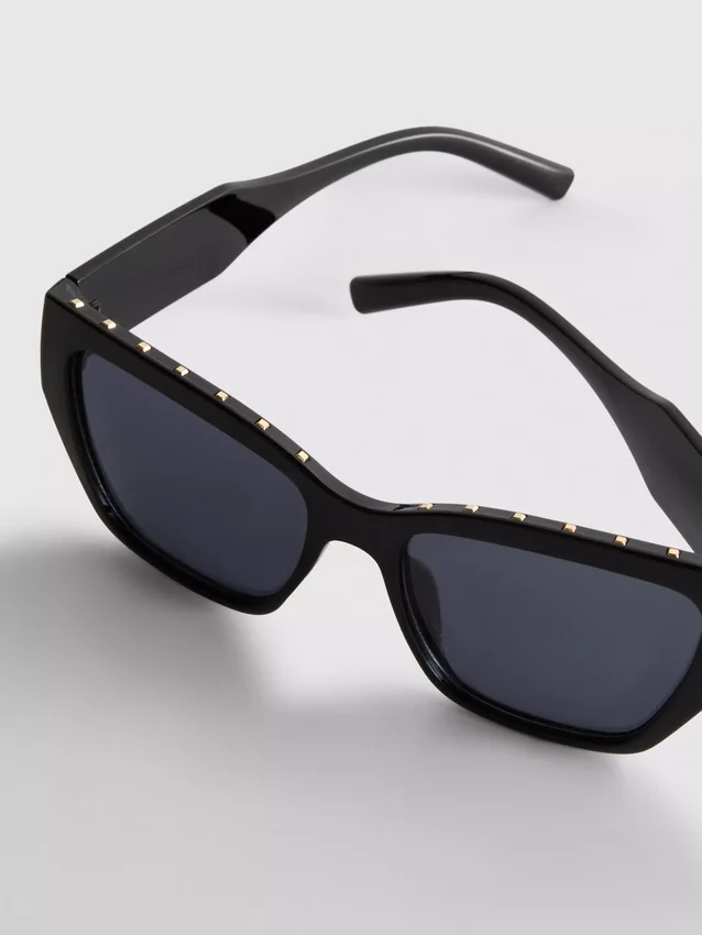 Cat-Eye-Sonnenbrille mit Nieten