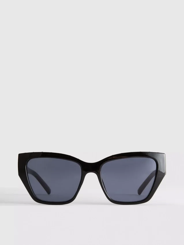 Cat-Eye-Sonnenbrille mit Nieten