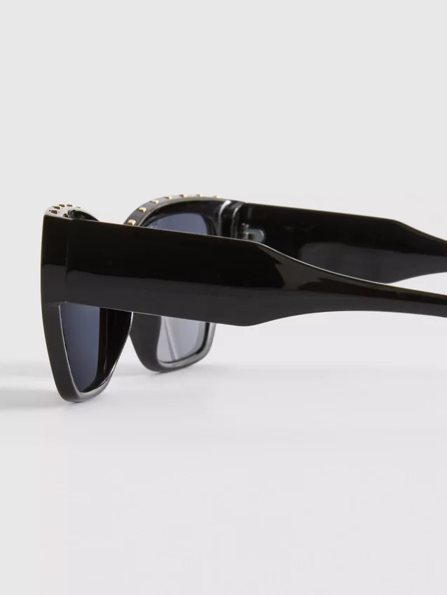 Cat-Eye-Sonnenbrille mit Nieten