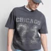Chicago-Grafik-Hemd mit V-Ausschnitt