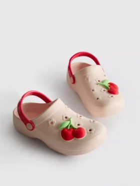 Clogs mit Frucht-Emblem