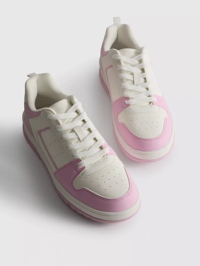 Court-Sneaker im Color-Block-Design