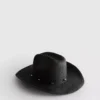 Cowboyhut aus Stroh mit Besatz