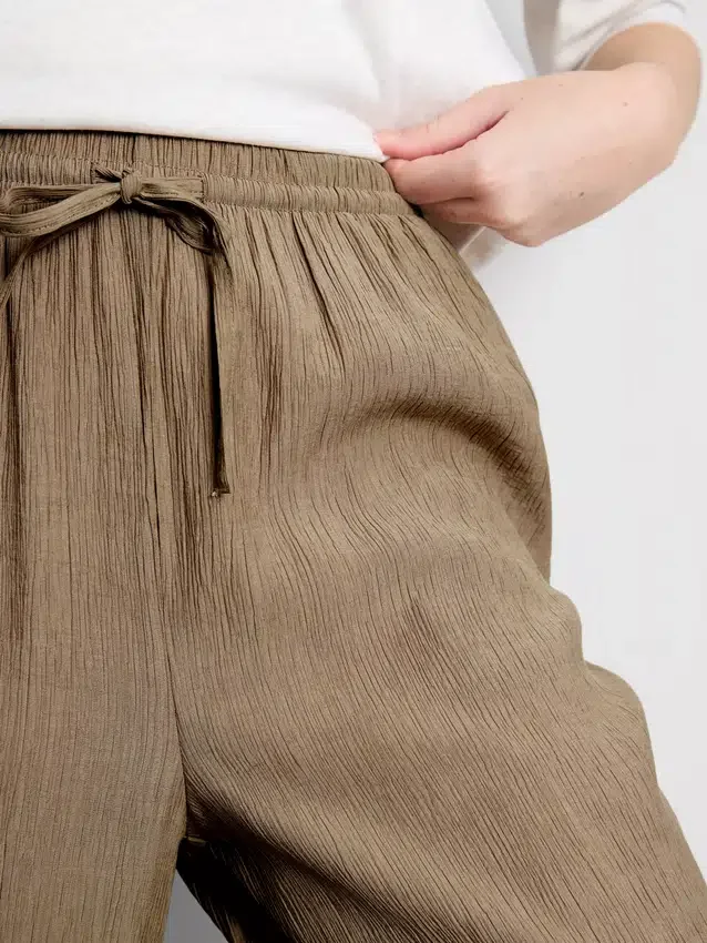 Crinkle-Hose mit weitem Bein