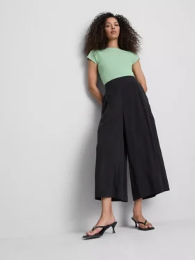 Culotte-Hose mit mittlerer Leibhöhe und weitem Bein