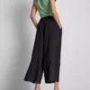 Culotte-Hose mit mittlerer Leibhöhe und weitem Bein