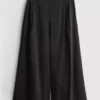 Culotte-Hose mit mittlerer Leibhöhe und weitem Bein