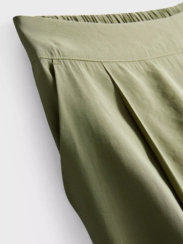 Culotte-Hose mit mittlerer Leibhöhe und weitem Bein