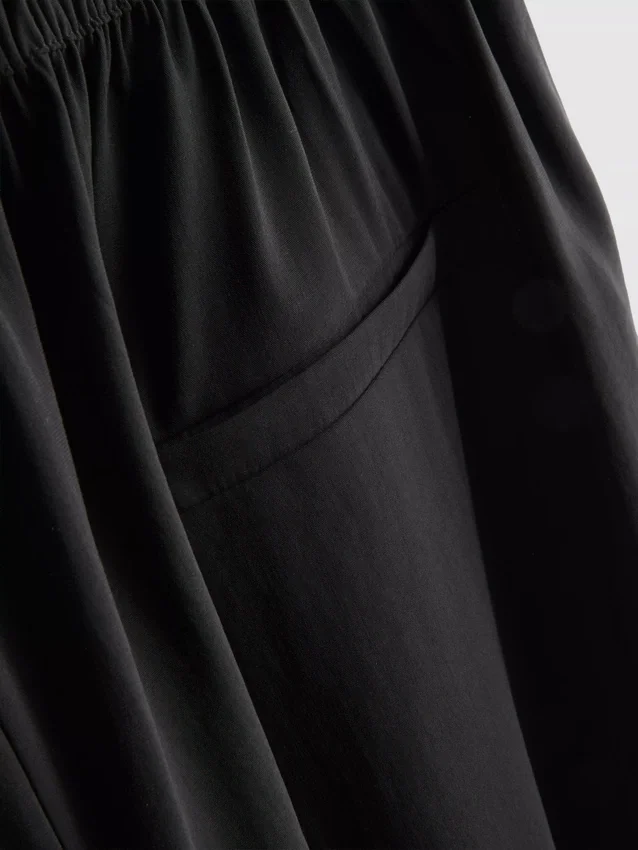 Culotte-Hose mit mittlerer Leibhöhe und weitem Bein