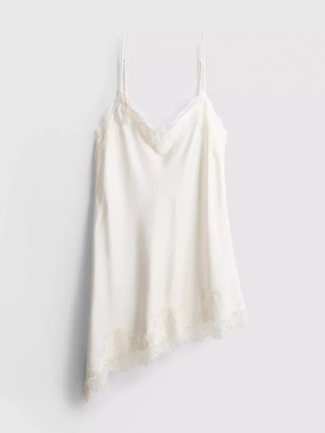 Das asymmetrische Slip-Kleid aus Satin-Spitze von The Edit