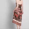 Das bedruckte Midi-Kleid mit Neckholder-Ausschnitt aus Leinenmischung von The Edit