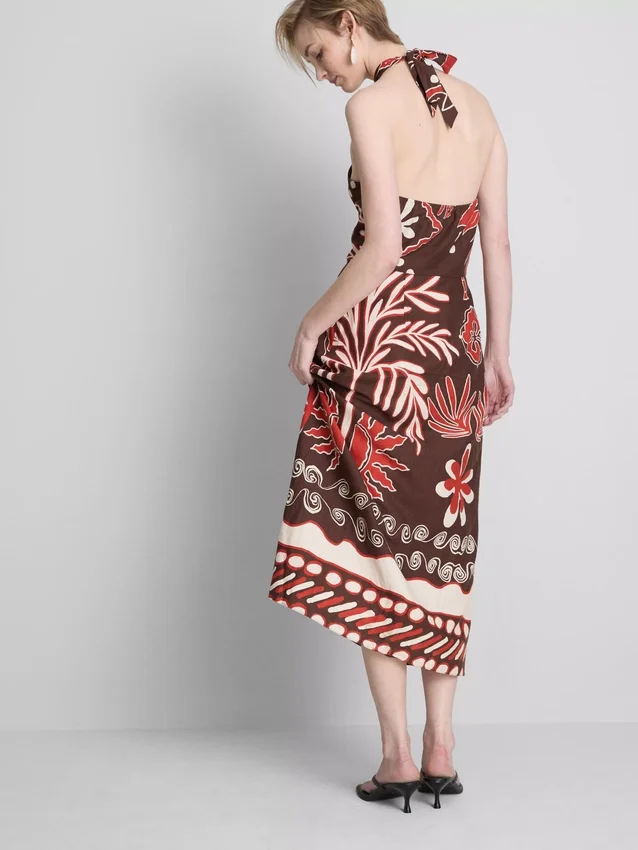 Das bedruckte Midi-Kleid mit Neckholder-Ausschnitt aus Leinenmischung von The Edit
