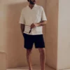 Das bestickte Baumwollhemd mit kurzen Ärmeln von The Edit