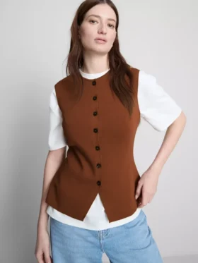 Das gestrickte Tanktop mit Knopfleiste von The Edit