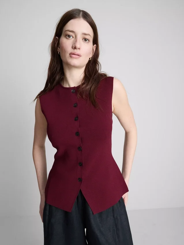 Das gestrickte Tanktop mit Knopfleiste von The Edit