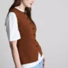 Das gestrickte Tanktop mit Knopfleiste von The Edit