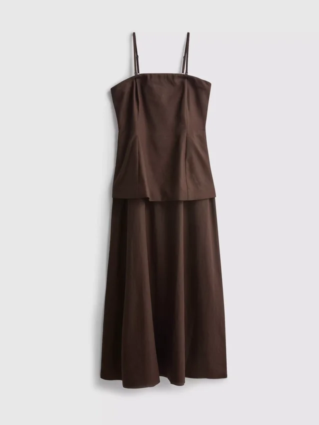 Das Midi-Kleid aus Leinenmischung mit Stufenschnitt von The Edit