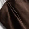 Das Midi-Kleid aus Leinenmischung mit Stufenschnitt von The Edit