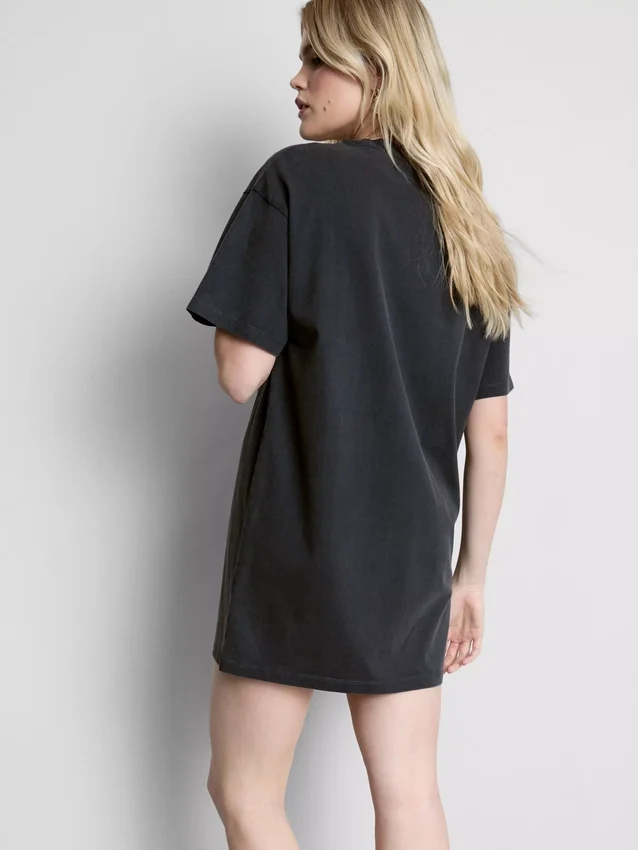 Das T-Shirt-Kleid mit Rolling-Stones-Motiv
