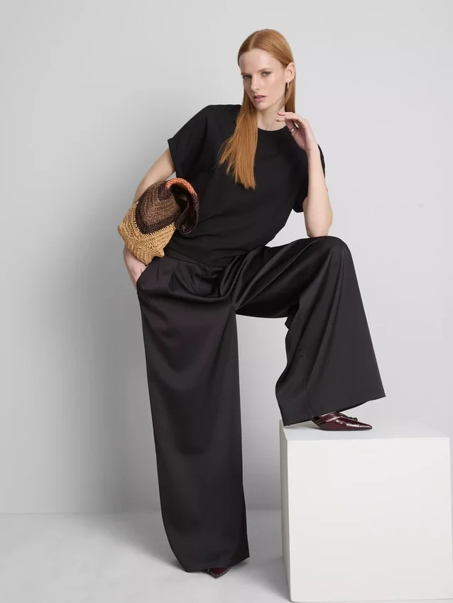 Das T-Shirt «The Edit» mit Nahtdetails