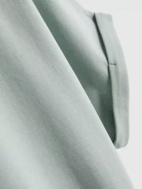Das T-Shirt «The Edit» mit Nahtdetails