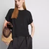 Das T-Shirt «The Edit» mit Nahtdetails