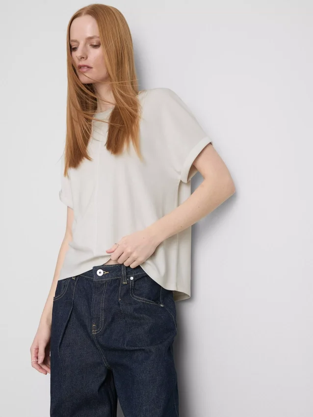 Das T-Shirt «The Edit» mit Nahtdetails