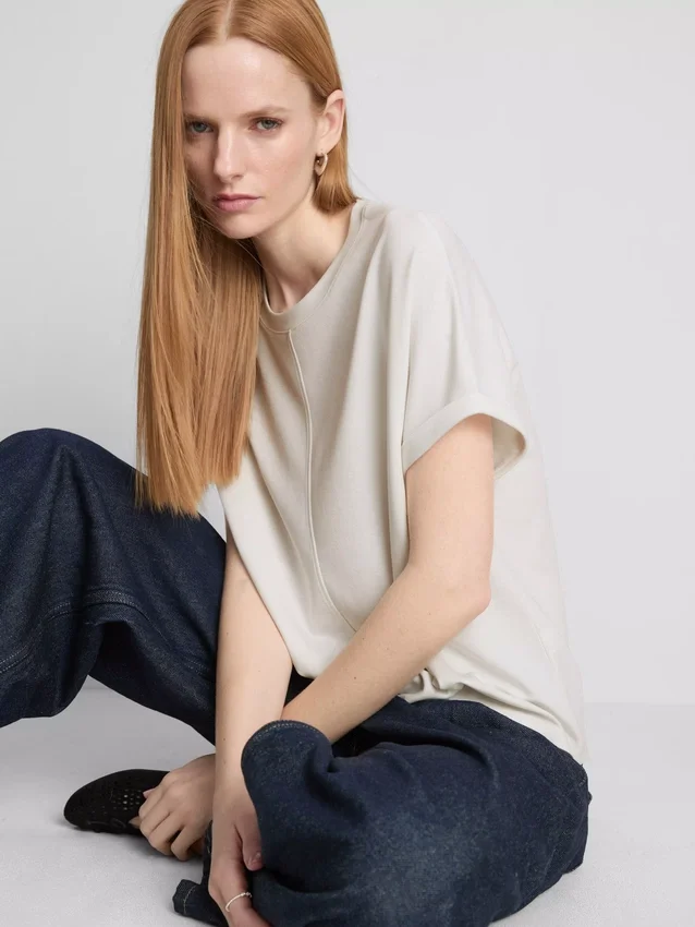 Das T-Shirt «The Edit» mit Nahtdetails