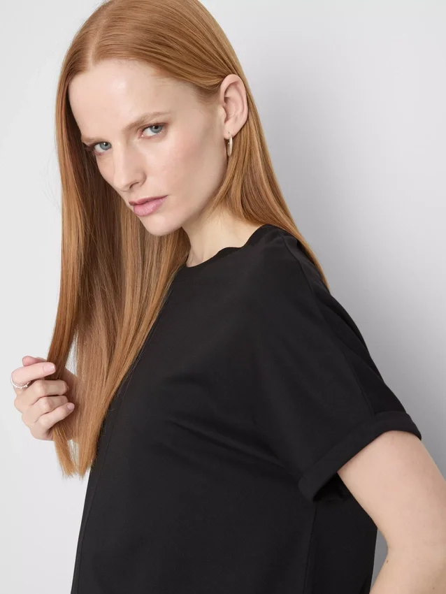 Das T-Shirt «The Edit» mit Nahtdetails