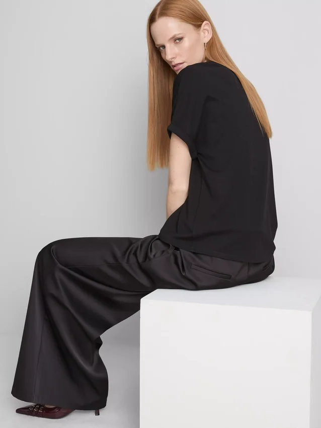 Das T-Shirt «The Edit» mit Nahtdetails