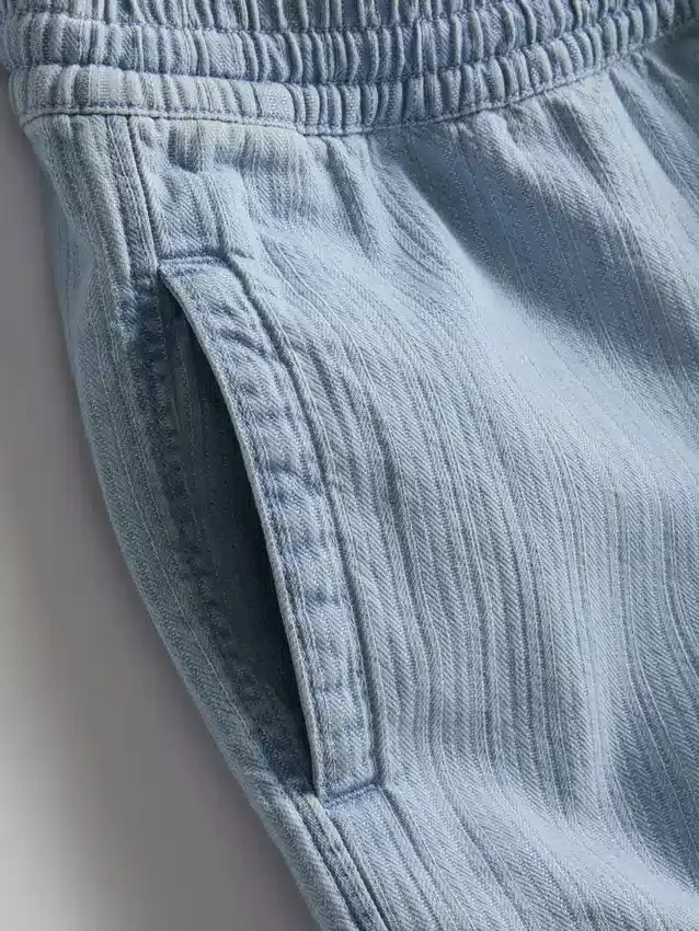 Denim-Shorts mit strukturiertem Kordelzug