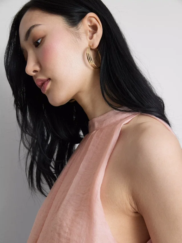 Die drapierte Halter-Bluse «Air Flow» von The Edit