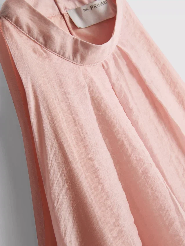 Die drapierte Halter-Bluse «Air Flow» von The Edit