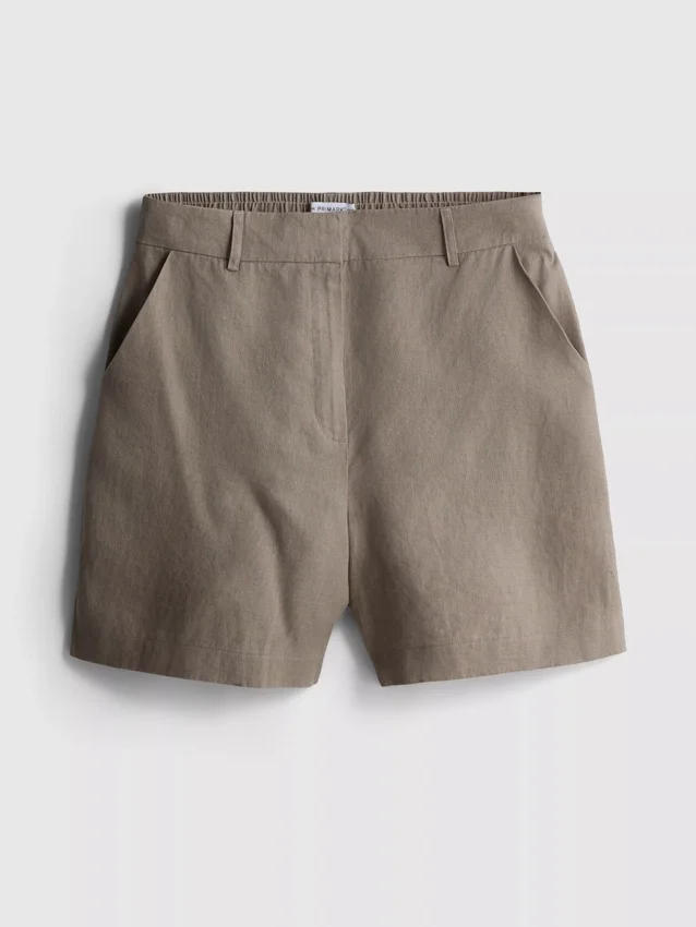 Die klassischen Leinen-Shorts von The Edit