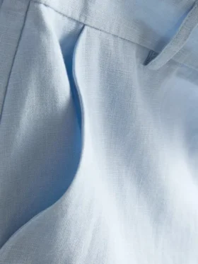 Die klassischen Leinen-Shorts von The Edit