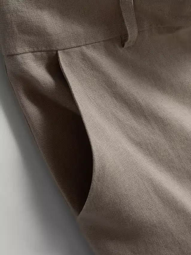Die klassischen Leinen-Shorts von The Edit