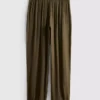 Die Satin-Hose mit Umschlag von The Edit
