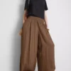 Die Satin-Hose mit weitem Bein von The Edit