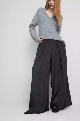 Die Satin-Hose mit weitem Bein von The Edit