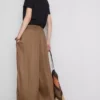 Die Satin-Hose mit weitem Bein von The Edit