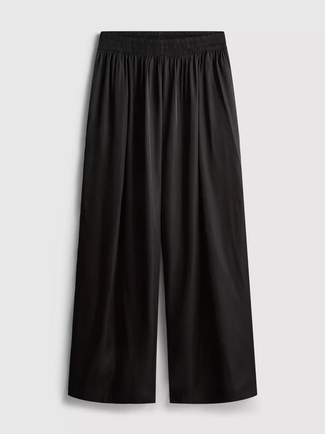 Die Satin-Hose mit weitem Bein von The Edit
