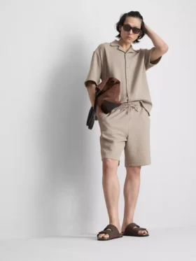Die strukturierten Shorts von The Edit