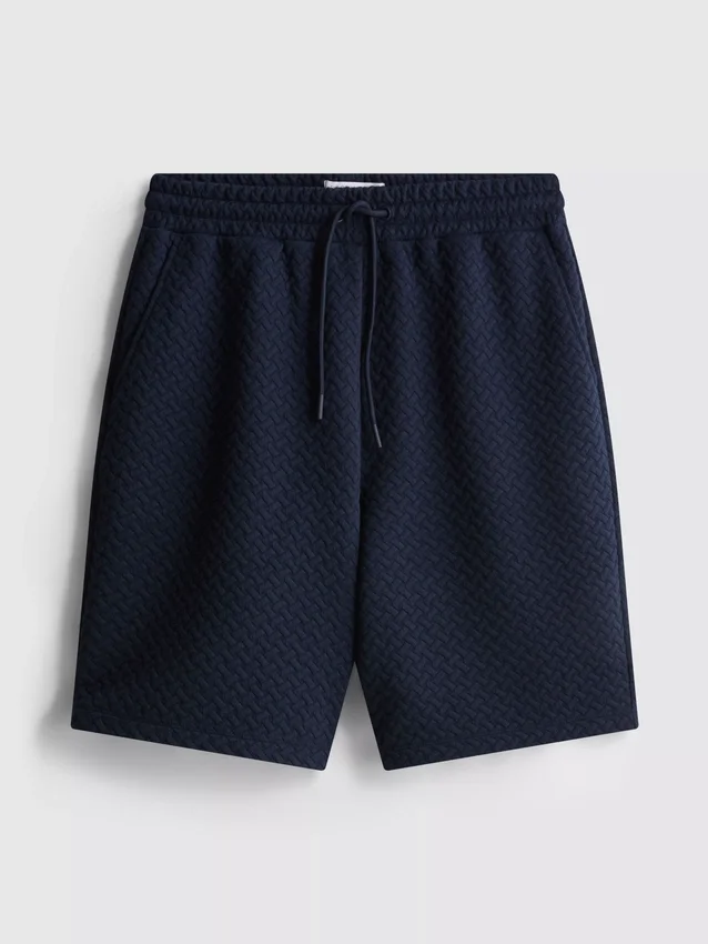 Die strukturierten Shorts von The Edit