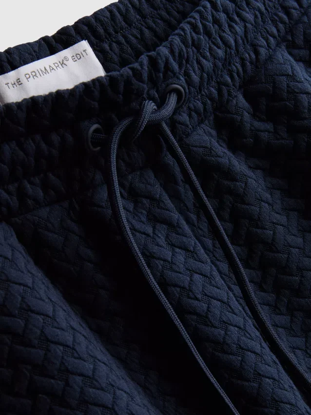 Die strukturierten Shorts von The Edit