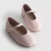 Die «The Edit»-Flache Schuhe aus Leder