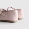 Die «The Edit»-Flache Schuhe aus Leder
