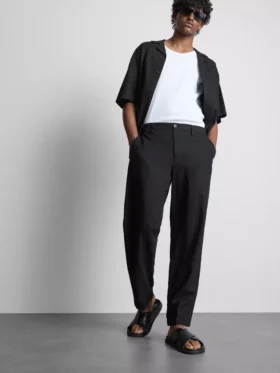 Die «The Edit»-Hose aus Leinenmischung im Relax-Stil