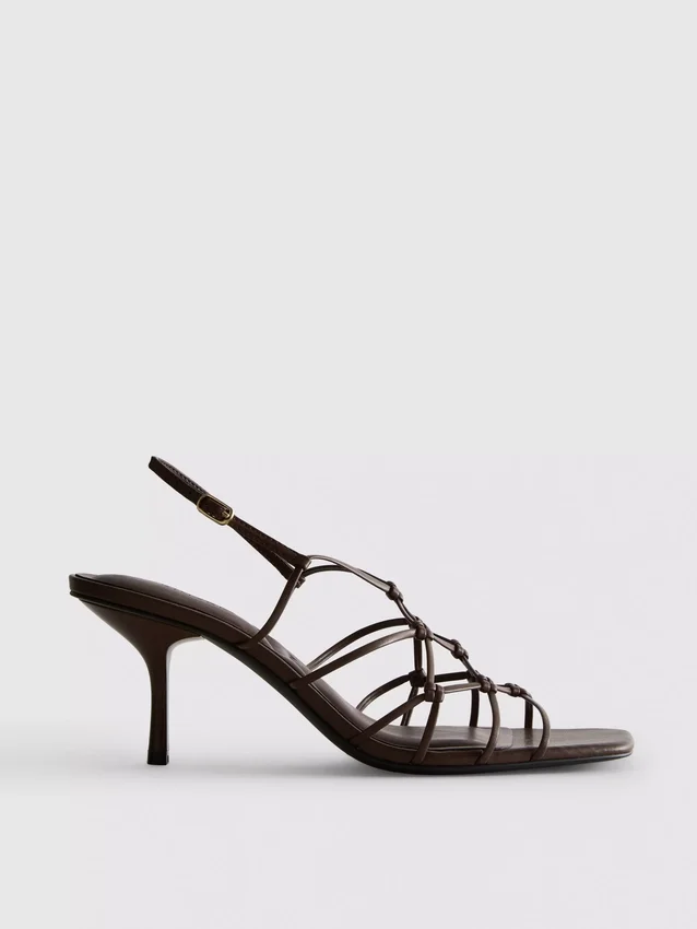 Die «The Edit»-Sandalen mit geflochtenem Stilettoabsatz