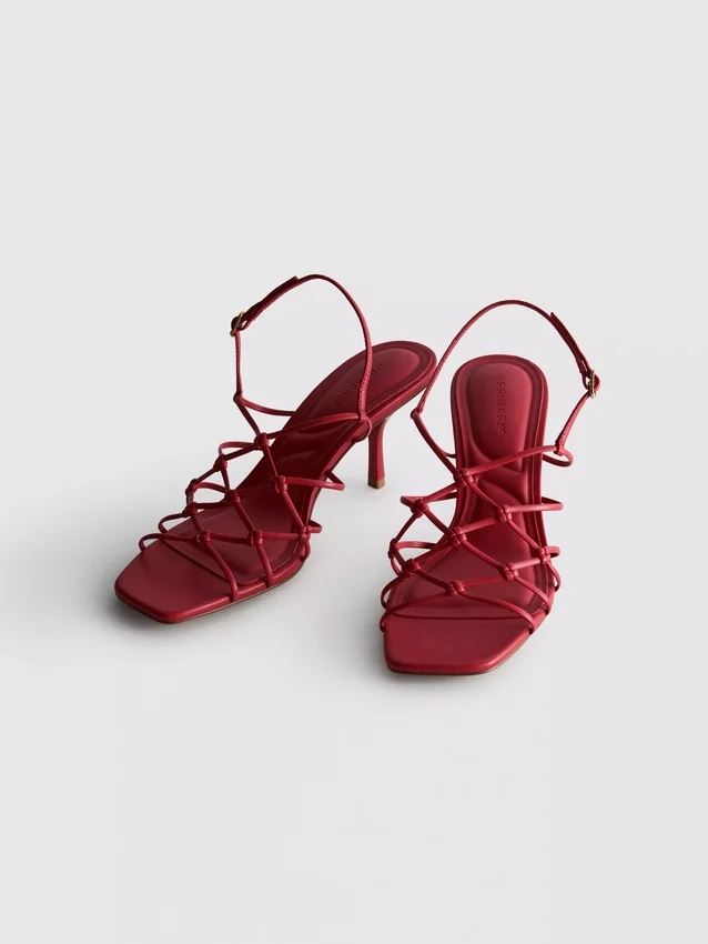 Die «The Edit»-Sandalen mit geflochtenem Stilettoabsatz