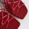 Die «The Edit»-Sandalen mit geflochtenem Stilettoabsatz
